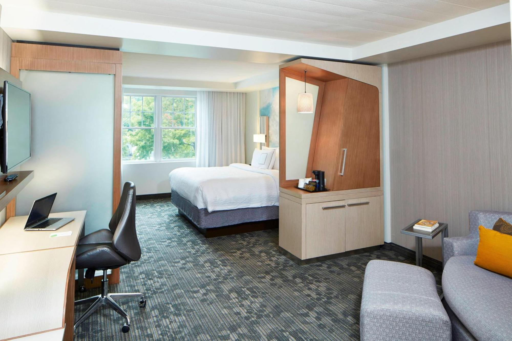 Courtyard By Marriott Lake George Exterior photo
